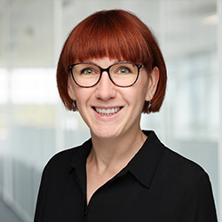 portrait_julia_schimpf.jpg